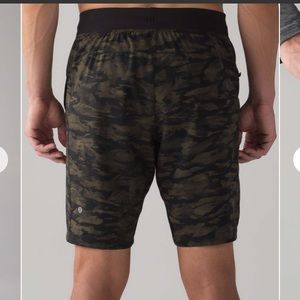 Lululemon T.H.E. Short 9" Linerless Bricollage Military Green Black medium